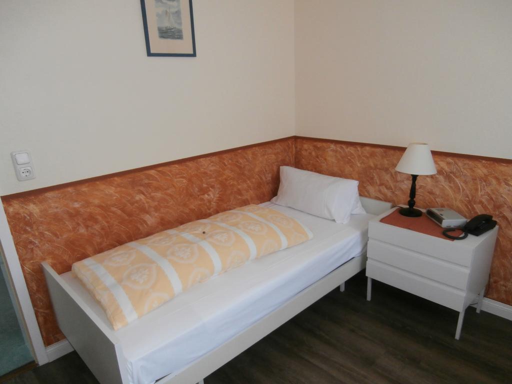 Hotel Hasselbarth Burg auf Fehmarn Room photo